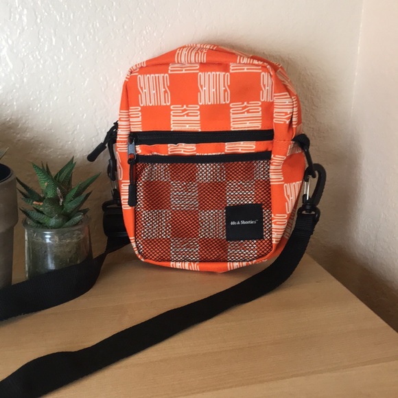 40s & Shorties | Crossbody Bag - Picture 2 of 4